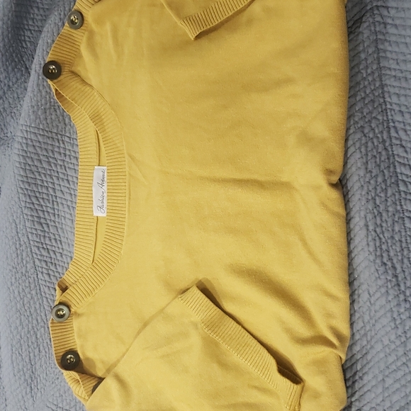 Top - Picture 6 of 9